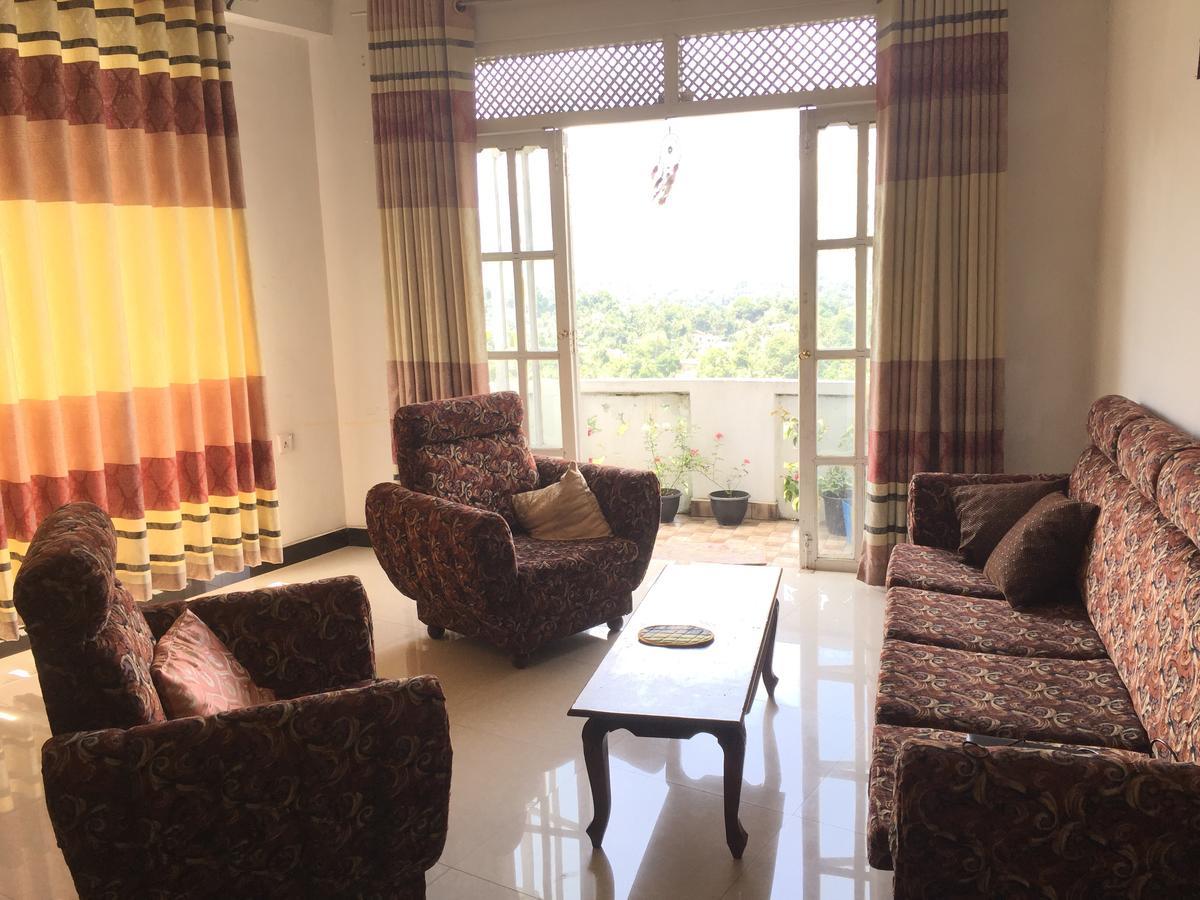 Mount View 11 Hotel แคนดี้ ภายนอก รูปภาพ
